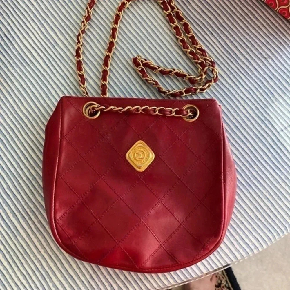 Chanel Vintage Red Leather Crossbody Bag - Picture 7 of 14